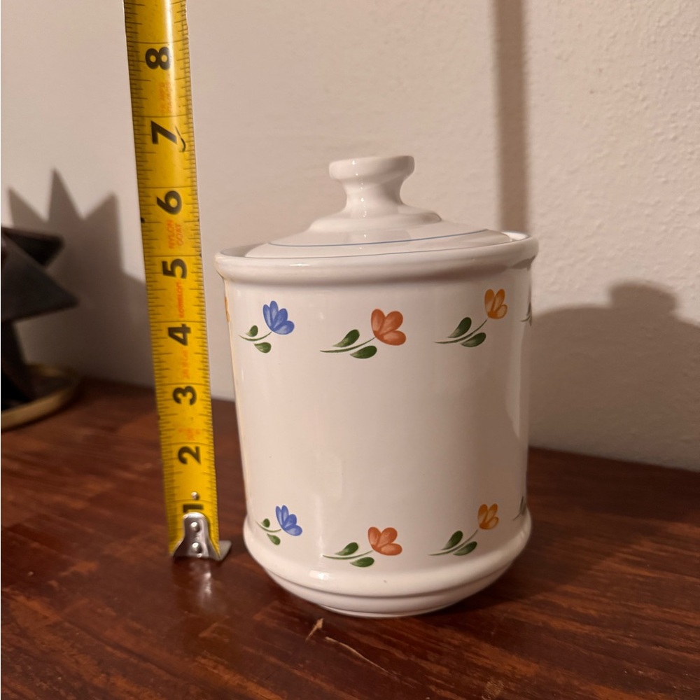 1990’s storage jar